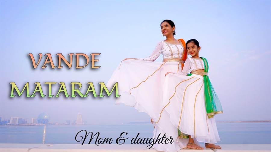 Mother Daughter Duo S Enthralling Patriotic Dance Vande Mataram